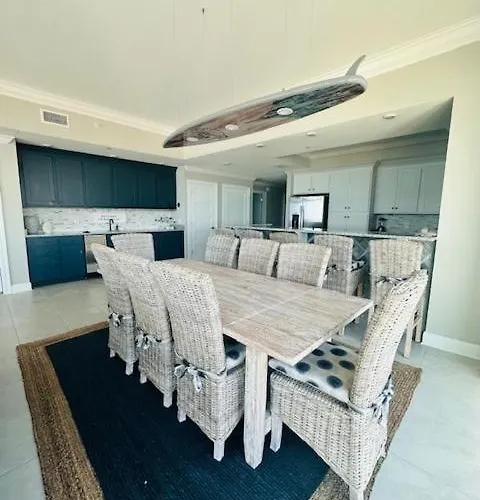 Phoenix Gulf Towers 408 Apartment
